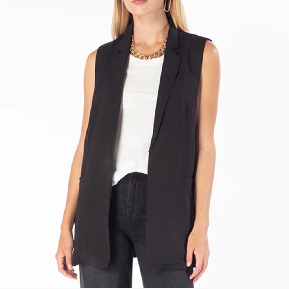 MAAC LONDON Women’s Black Sleeveless Vale Vest Size 4